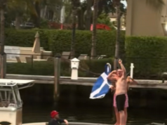 កងទ័ព Tartan បំផ្ទុះធុងបាស ហើយហោះ Saltire នៅលើទូកចុះក្រោម Florida Creek