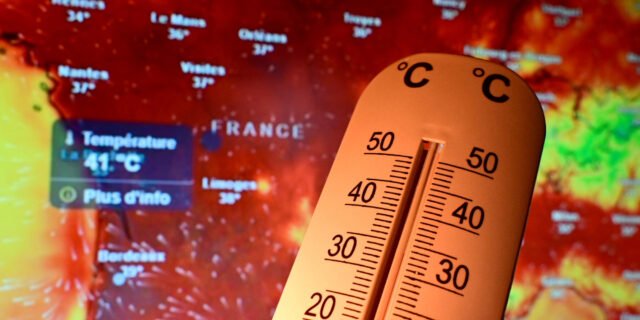 1781970715_alerte_rouge_canicule_credits_romain_doucelin_hans_lucas_hans_lucas_via_afp_6a36afc8d0faa.jpg