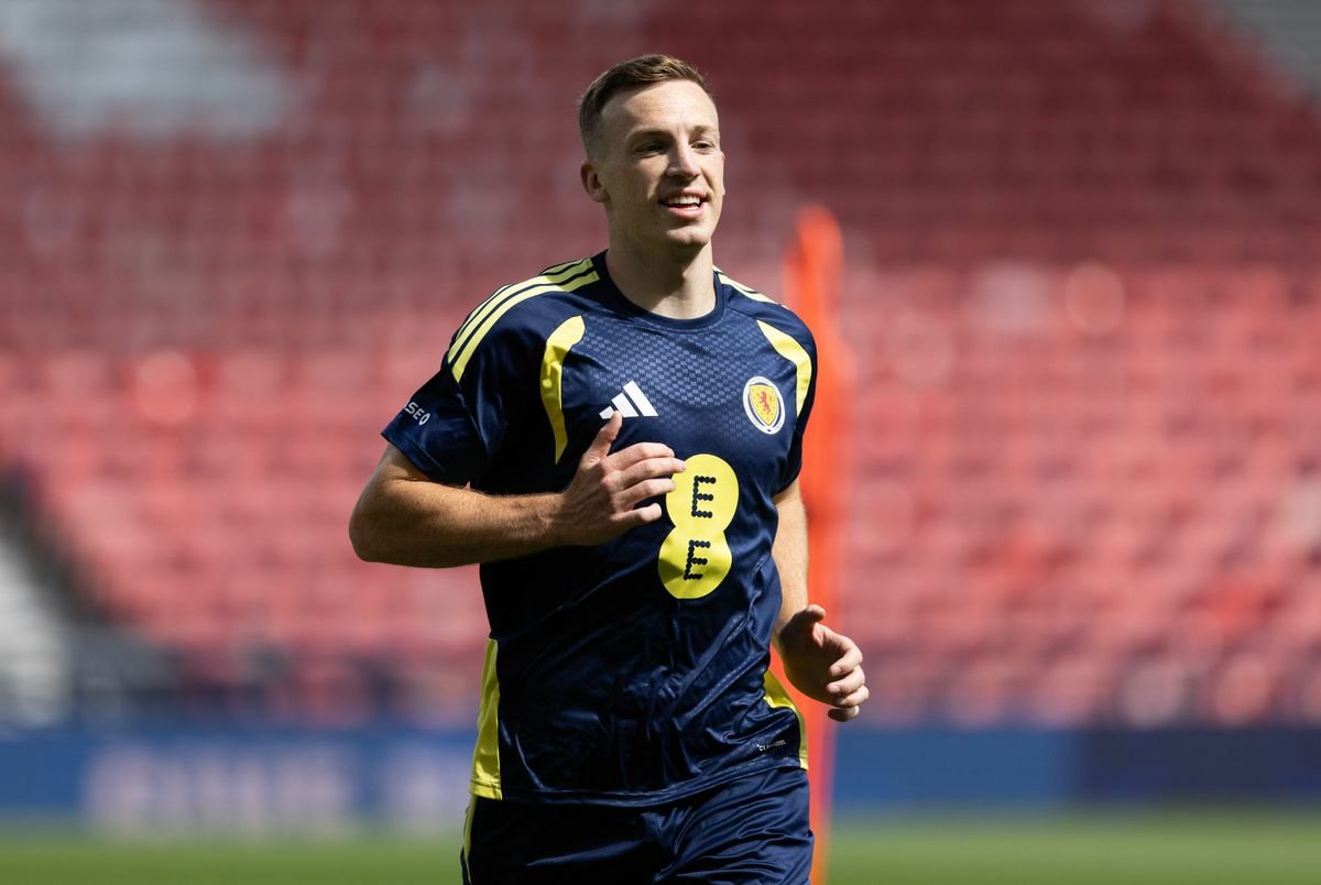 លោក Lewis Ferguson ជនជាតិស្កុតឡេន 