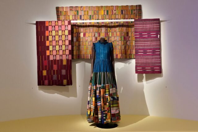 1781986088_2466416-l-exposition-africa-fashion-du-musee-du-quai-branl.jpg