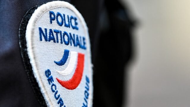 1781993819_Un-ecusson-de-la-police-nationale-1758376.jpg