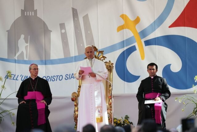 1782067917_2468777-le-pape-leon-xiv-prononce-un-discours-devant-la-ca.jpg