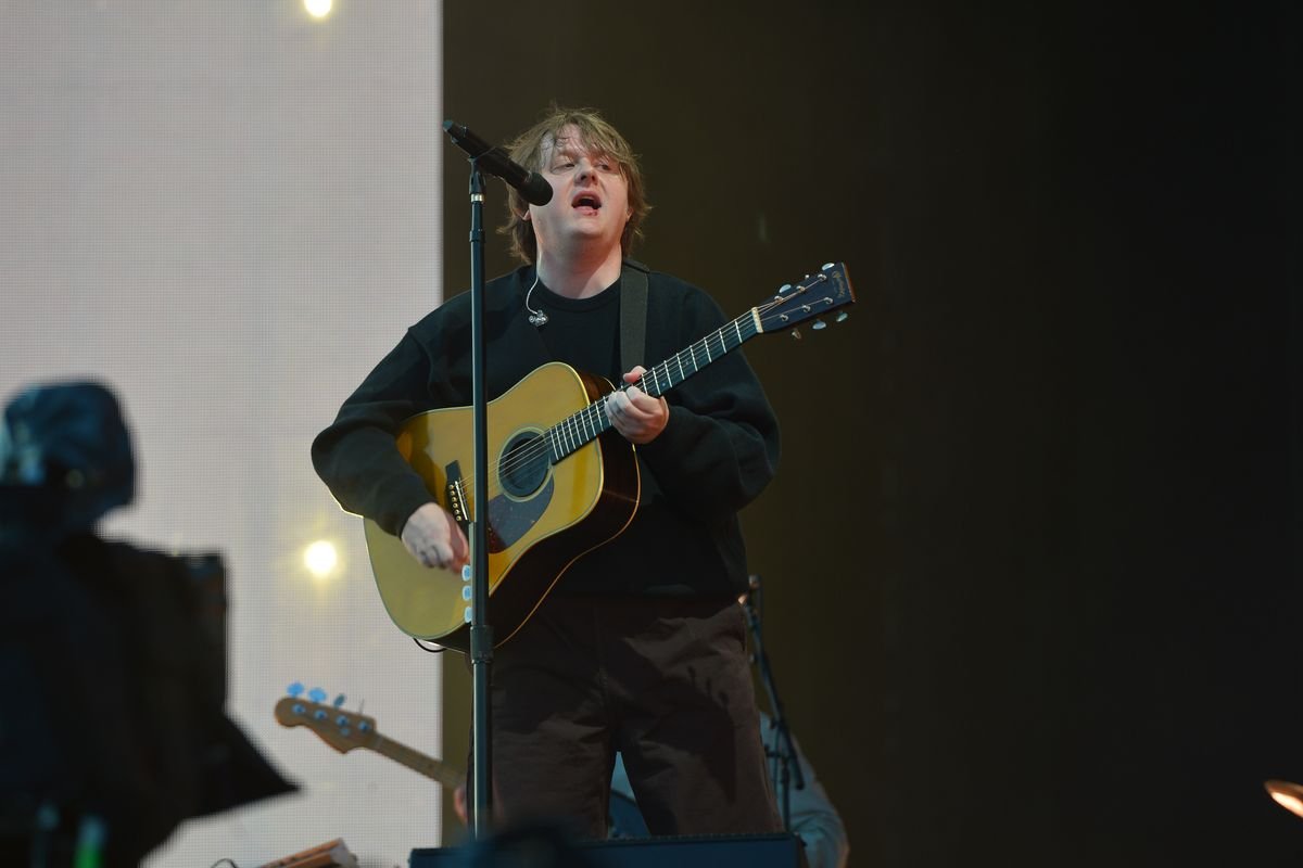 Lewis Capaldi ឡើងដល់ឆាកសម្រាប់ចំណងជើងចុងក្រោយនៅ TRNSMT 2026 នៅ Glasgow Green