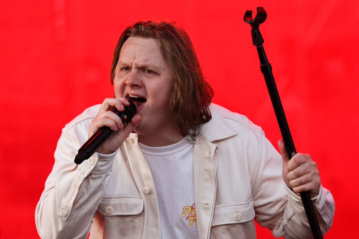 Lewis Capaldi សម្តែងនៅលើឆាកសំខាន់ក្នុងអំឡុងពេលថ្ងៃទីបីនៃពិធីបុណ្យ TRNSMT នៅ Glasgow Green
