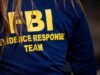 ភ្នាក់ងារ FBI អះអាងថា នាងត្រូវបានគេបណ្ដេញចេញពីភ្នាក់ងារបន្ទាប់ពីរាយការណ៍ពីការស្រវឹងរបស់មិត្តរួមការងារ៖ បណ្ដឹង