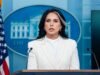 តើ Tulsi Gabbard ស្ថិតនៅក្រោមឥទ្ធិពលនៃការគោរពមួយ? ទំនាក់ទំនងចម្លែករបស់គាត់ជាមួយគ្រូ – L’Express