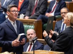 Andy Burnham នៅ Downing Street បន្ទាប់ពីការលាលែងពីតំណែងរបស់ Keir Starmer