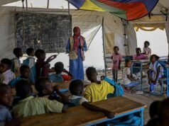 យោងតាមអង្គការសហប្រជាជាតិ – Franceinfo – កុមារជិត 100 លាននាក់នៅទូទាំងពិភពលោកត្រូវបានដកចេញពីសាលារៀនដោយសារតែជម្លោះនិងវិបត្តិអាកាសធាតុ។