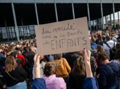 នៅ Nantes ចៅក្រមឆ្លើយពលរដ្ឋ