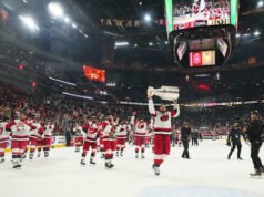 ប្រភព AP បាននិយាយថា NHL កំពុងស្វែងរកជម្រើសពង្រីកនៅរដ្ឋតិចសាស់