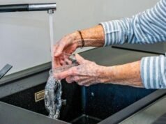 ហេតុអ្វីបានជាមនុស្សចាស់មានអារម្មណ៍ស្រេកទឹកតិច?
