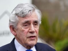 “អ្វីដែលត្រូវធ្វើ” Gordon Brown អំពាវនាវឱ្យមានការស៊ើបអង្កេតលើតម្លៃសំបុត្រ World Cup