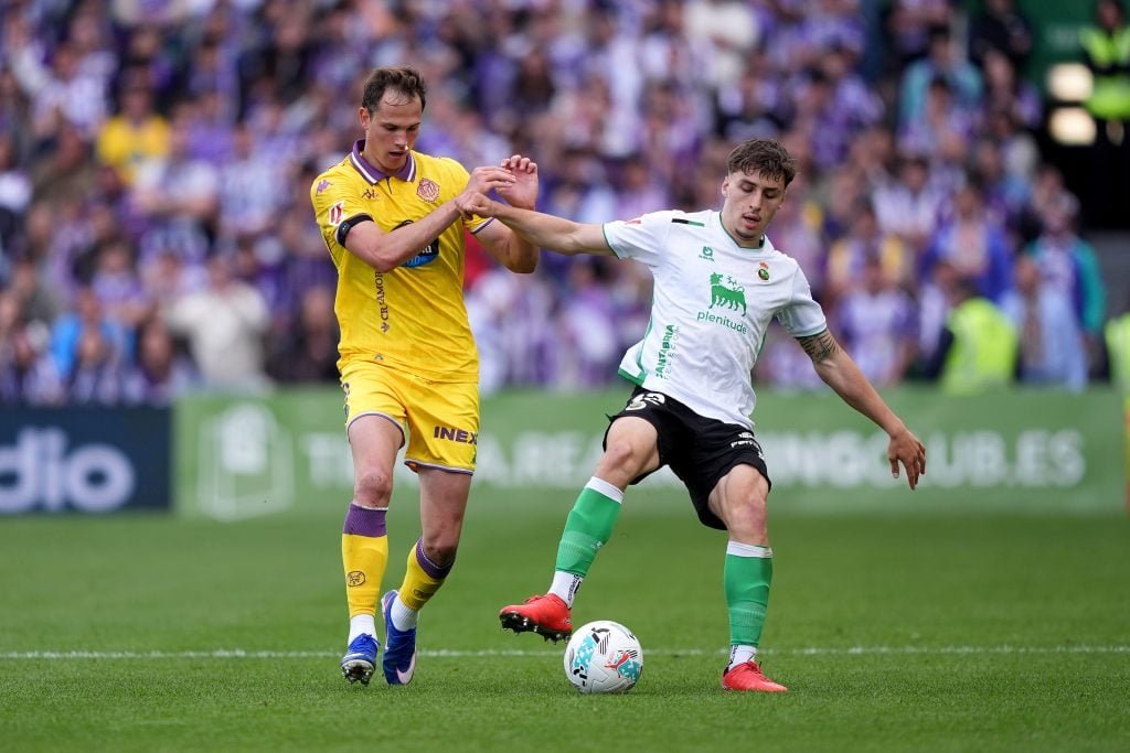 Jorge Salinas មកពីក្លឹប Real Racing Club de Santander