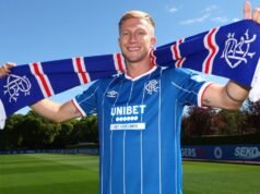 ការត្រលប់មកផ្ទះ Rangers របស់ Ross McCrorie ធ្វើអោយម្តាយស្រក់ទឹកភ្នែក ខណៈដែលអ្នកគាំទ្រនិយាយថាក្មេងប្រុសដែលពួកគេបានស្គាល់គឺមិនមានទៀតទេ