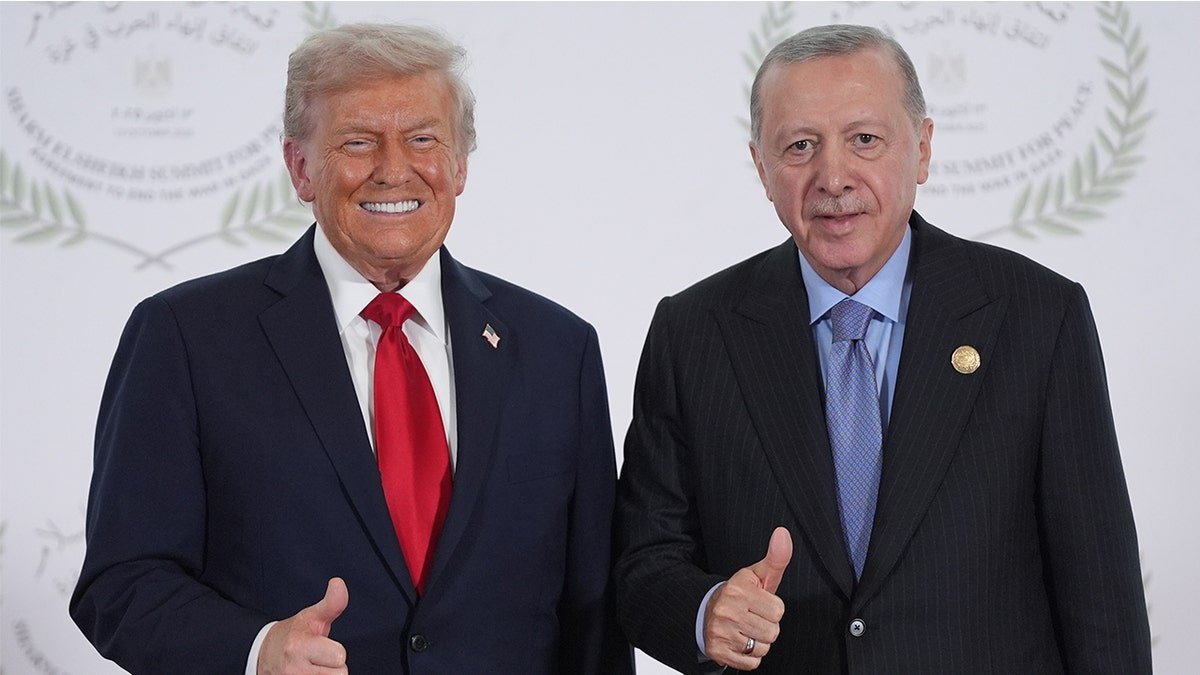 លោកប្រធានាធិបតី Donald Trump និងប្រធានាធិបតីទួរគី Recep Tayyip Erdogan