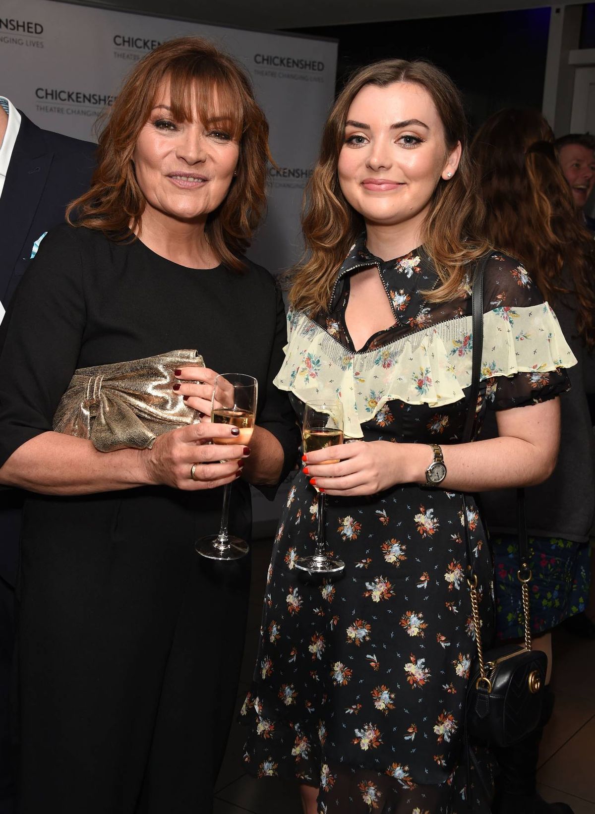    Lorraine Kelly និង Rosie Smith ចូលរួមពិធីទទួលភេសជ្ជៈ