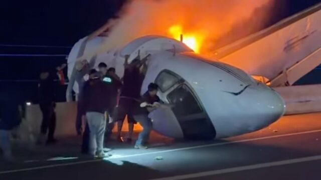 1_Texas-Plane-Crash-26168160074198.jpg