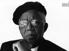 សម្រង់ប្រចាំថ្ងៃពី Chinua Achebe: “មានកាតព្វកិច្ចខាងសីលធម៌ … មិនត្រូវចងសម្ព័ន្ធភាពជាមួយអំណាចប្រឆាំងនឹងអ្នកគ្មានអំណាច” ។