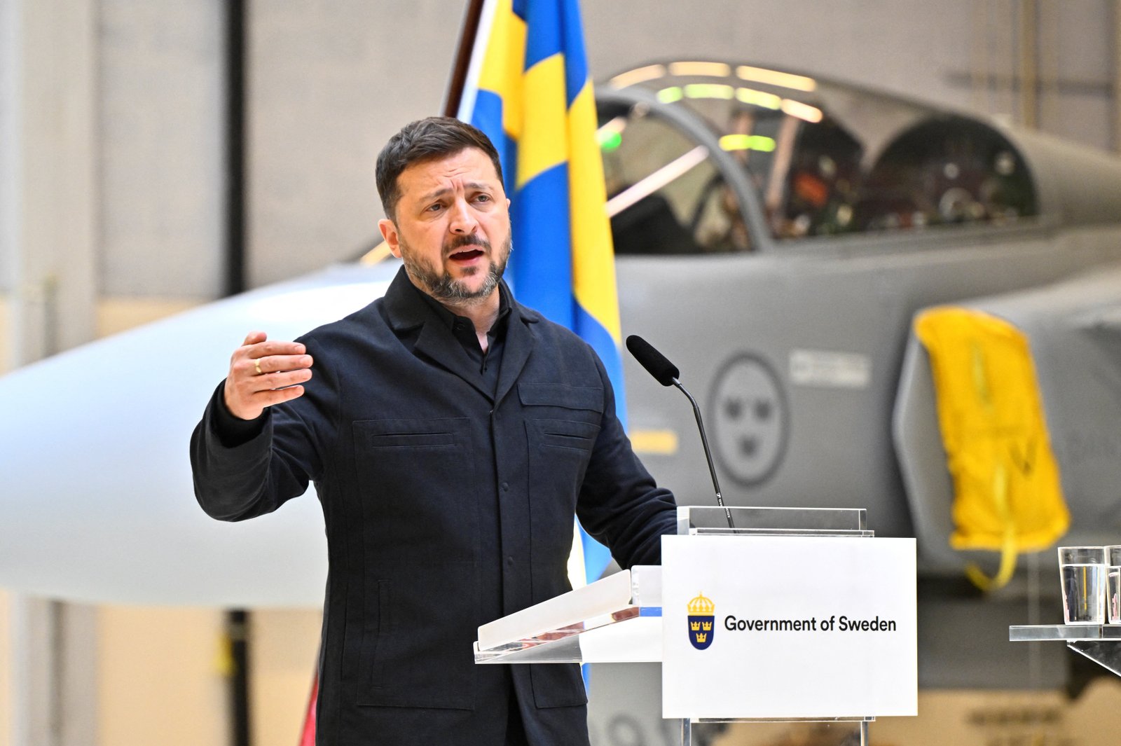 លោក Zelensky បាន​និយាយ​ថា ការ​ចរចា​អាច​ត្រូវ​បាន​រៀបចំ​ដោយ​ប្រទេស​ទី​បី​អព្យាក្រឹត