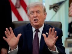 Trump ចុះហត្ថលេខាលើបញ្ជាប្រតិបត្តិដើម្បីត្រួតពិនិត្យគំរូ AI