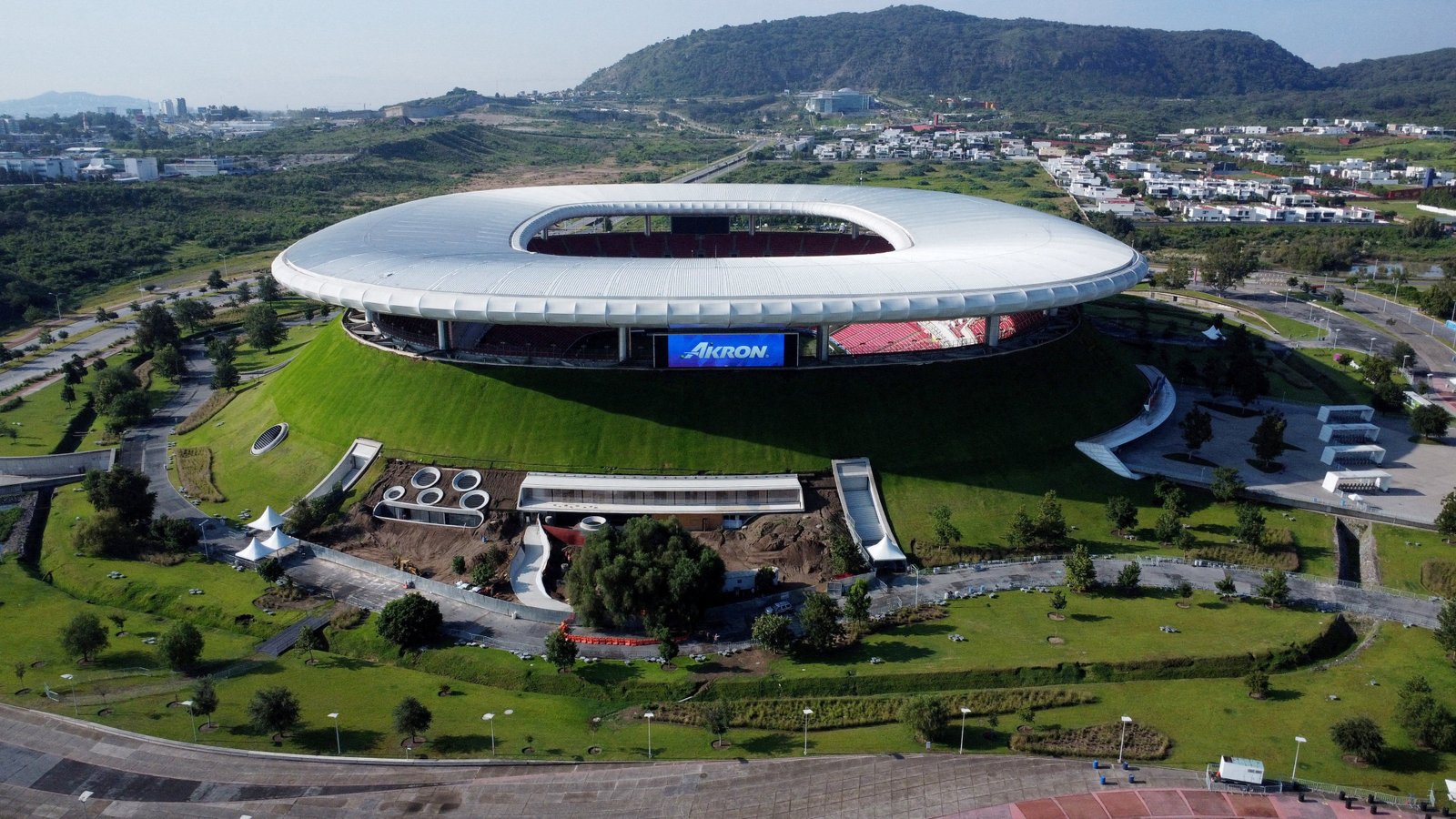 កីឡដ្ឋាន Akron ក្នុងទីក្រុង Guadalajara គឺជាកន្លែងមួយក្នុងចំណោមកន្លែងទាំងបីរបស់ម៉ិកស៊ិកសម្រាប់ការប្រកួតបាល់ទាត់ពិភពលោកឆ្នាំ 2026 - Guadalajara ប្រទេសម៉ិកស៊ិក