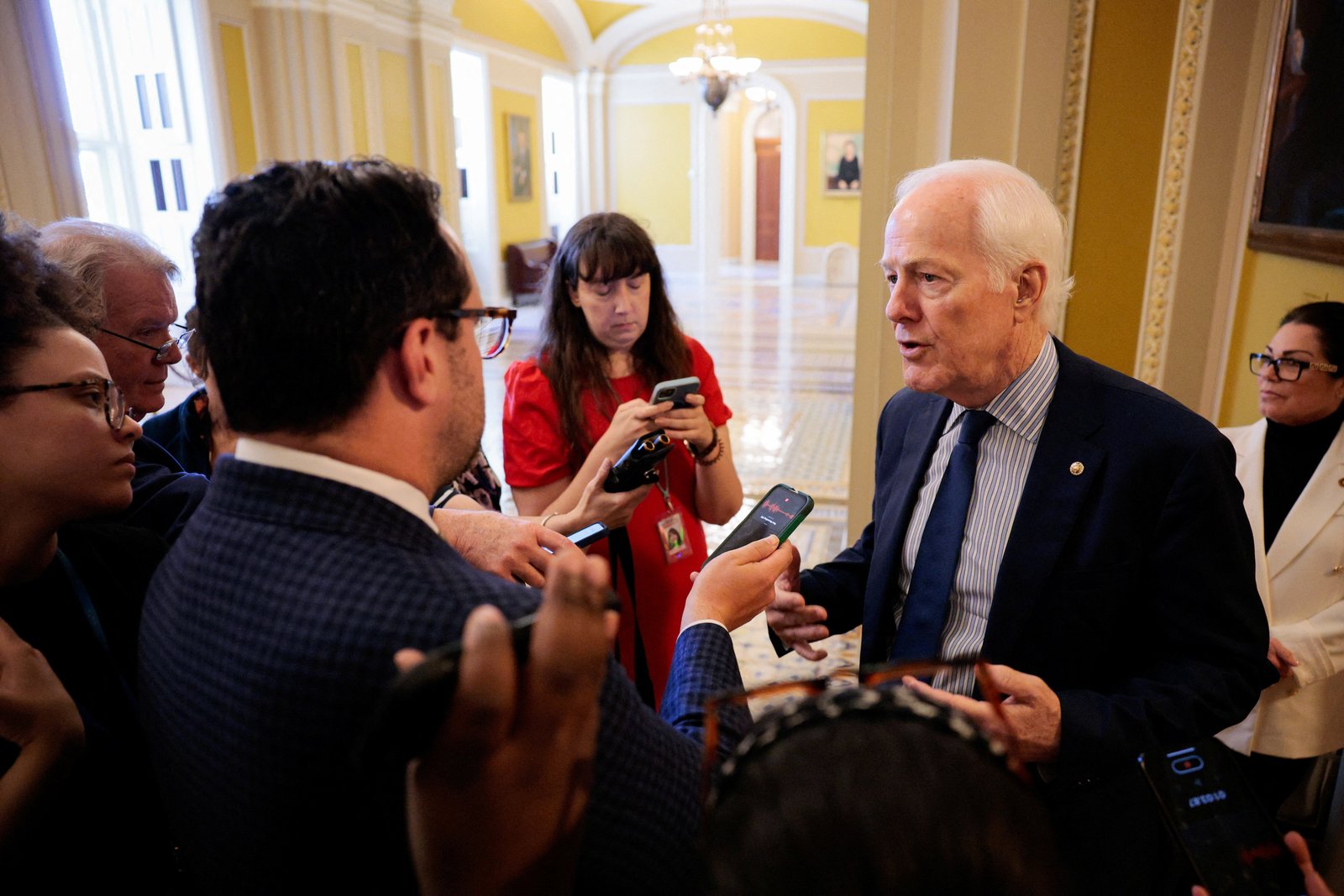 សមាជិកព្រឹទ្ធសភា John Cornyn នៃរដ្ឋតិចសាស់បានបាត់បង់តំណែងបឋមរបស់គាត់ទៅ Ken Paxton បន្ទាប់ពីបាត់បង់ការគាំទ្ររបស់លោក Trump