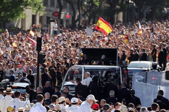 2026-06-07T085402Z_1634528257_RC2VOLADG429_RTRMADP_3_POPE-SPAIN-MASS.JPG