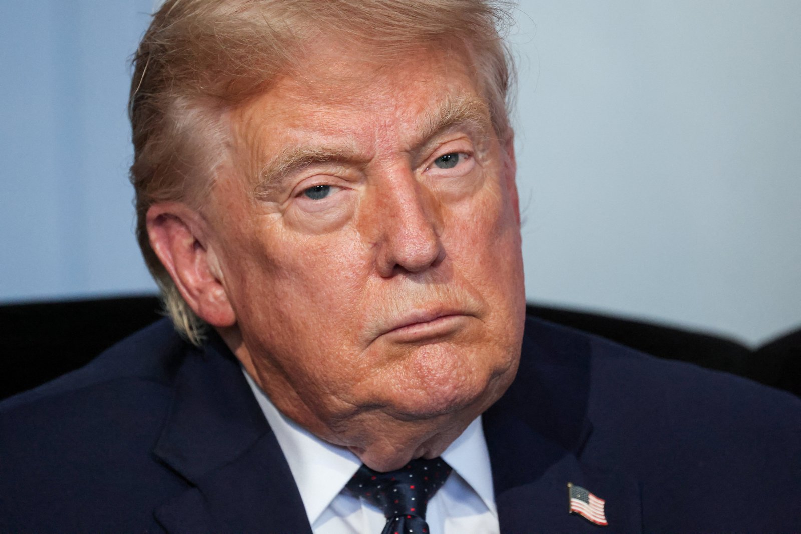 លោក Donald Trump បានប្រកាសកាលពីថ្ងៃអាទិត្យថា សហរដ្ឋអាមេរិកបានបន្តកិច្ចព្រមព្រៀងបទឈប់បាញ់រយៈពេល 60 ថ្ងៃជាមួយប្រទេសអ៊ីរ៉ង់