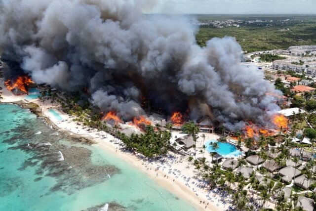 2026-06-20T014944Z_893954271_RC2DXLAST5J7_RTRMADP_3_DOMINICAN-REPUBLIC-FIRE.JPG