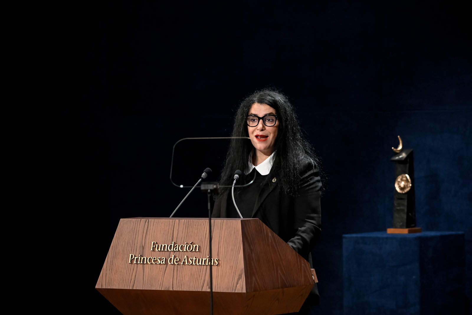 Marjane Satrapi នៅឯពិធីប្រគល់ពានរង្វាន់ Princess of Asturias 2024