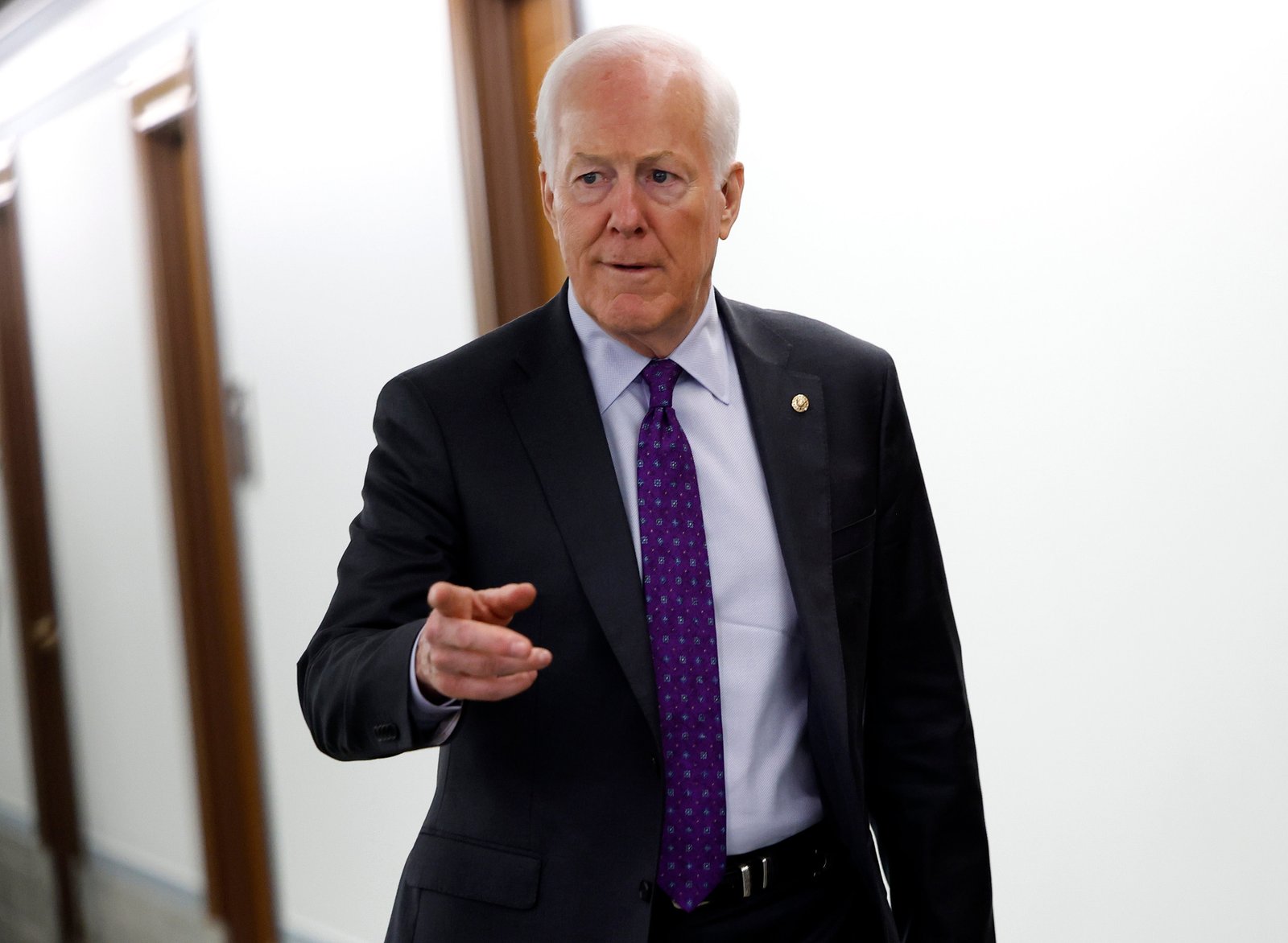 ព្រឹទ្ធសមាជិក John Cornyn, R-Texas, និយាយថា Kennedy 'បានប្រាប់ខ្ញុំថាគាត់មិនប្រឆាំងនឹង Vaxxer'