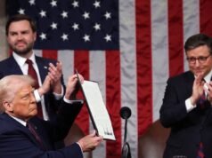 ក្រុម Trump កំពុងព្យាយាមដកមនុស្ស 17 នាក់នៃសញ្ជាតិរបស់ពួកគេដែលជាផ្នែកមួយនៃការវាយលុក denaturalization ដែលមិនធ្លាប់មានពីមុនមក។