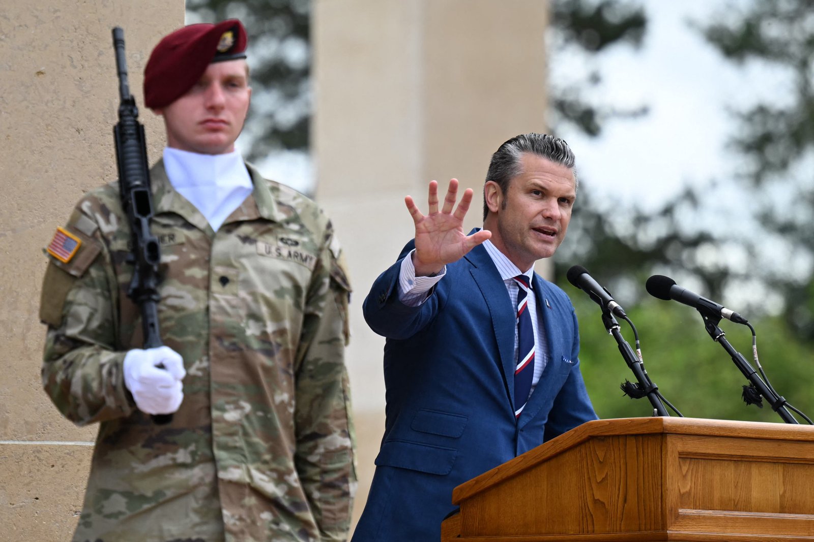 Hegseth នៅក្នុងព្រឹត្តិការណ៍ D-Day ក្នុងឆ្នាំ 2025
