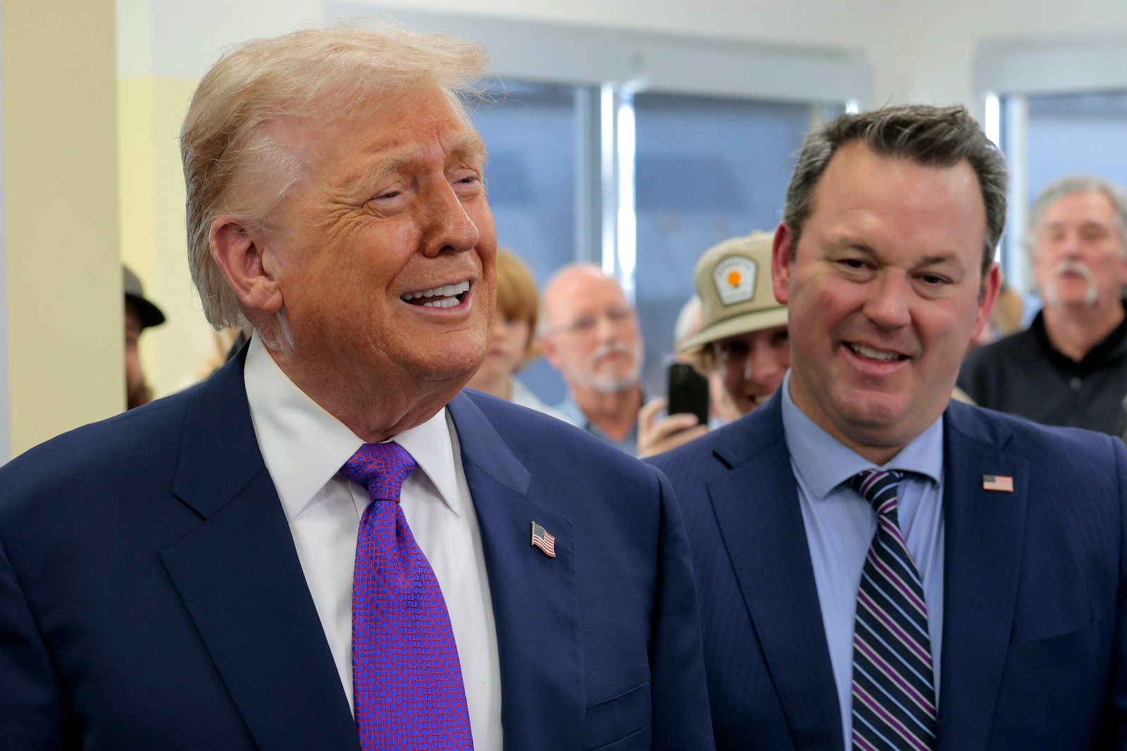 ប្រធានាធិបតី Donald Trump និងអភិបាលរដ្ឋ Georgia Lieutenant Burt Jones ធ្វើទស្សនកិច្ចនៅ Varsity នៅថ្ងៃទី 19 ខែកុម្ភៈ ឆ្នាំ 2026