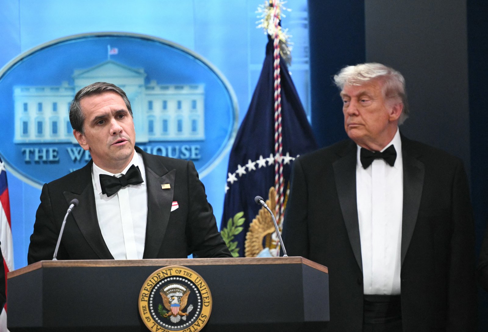 Todd Blanche និង Trump