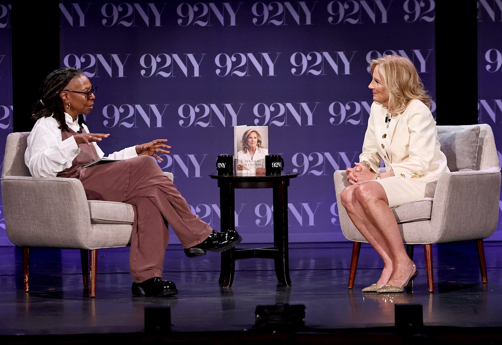 Jill Biden បាន​បើក​ចំហ​អំពី​ការ​ប្រយុទ្ធ​របស់​កូន​ប្រុស​នាង​ជាមួយ​នឹង​ថ្នាំ​ញៀន​នៅ​ក្នុង​សៀវភៅ​អនុស្សាវរីយ៍​ថ្មី​របស់​នាង