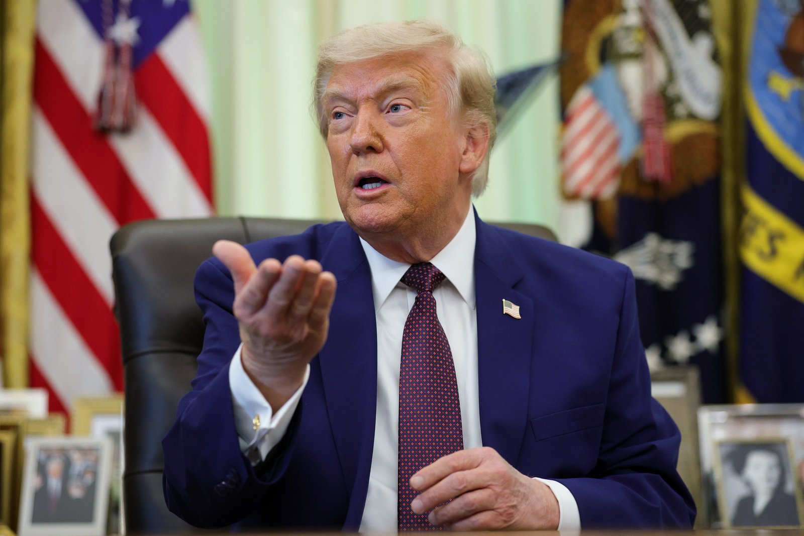 លោកប្រធានាធិបតី Donald Trump បានចាត់វិធានការមួយទៀតនៅឯអ្នកយកព័ត៌មាន CNN លោក Kaitlan Collin កាលពីថ្ងៃពុធដោយចោទប្រកាន់លោកស្រីថាជា 