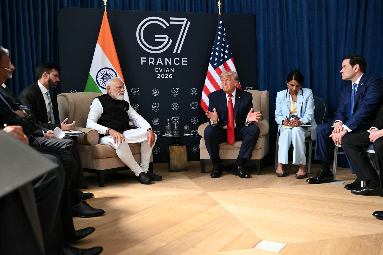 ប្រធានាធិបតីអាមេរិក Donald Trump នាយករដ្ឋមន្ត្រីឥណ្ឌា Narendra Modi និងរដ្ឋមន្ត្រីការបរទេសអាមេរិក Marco Rubio ចូលរួមកិច្ចប្រជុំទ្វេភាគីដែលជាផ្នែកមួយនៃកិច្ចប្រជុំកំពូល G7 នៅ Evian ភាគខាងកើតប្រទេសបារាំងនៅថ្ងៃទី 17 ខែមិថុនាឆ្នាំ 2026 ។