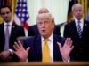 សៀវភៅមួយបានសរសេរថា លោក Trump បានអួតនៅក្នុងថ្ងៃដំបូងនៃសង្រ្គាមអ៊ីរ៉ង់អំពីសមត្ថភាពរបស់គាត់ក្នុងការទិញ “ដើមម៉េផលល្អ”