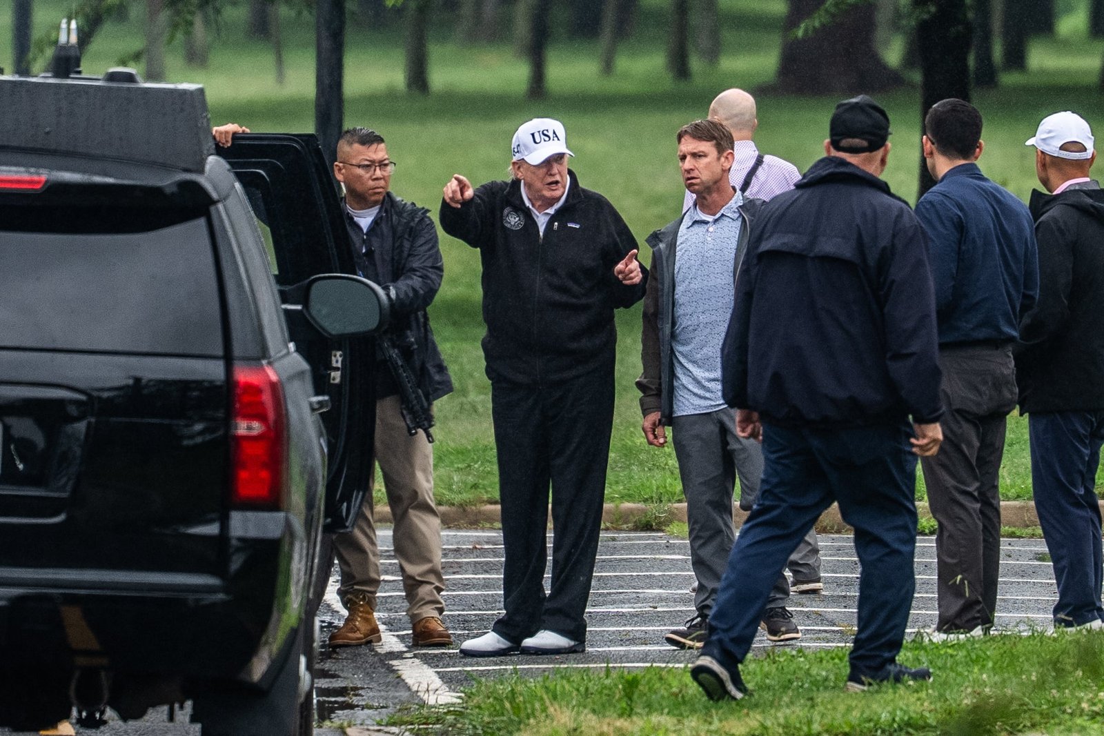 លោក Donald Trump បានទស្សនាទីតាំងជាច្រើននៅក្នុងកិច្ចខិតខំប្រឹងប្រែងកែសម្ផស្ស DC របស់គាត់កាលពីថ្ងៃអាទិត្យ