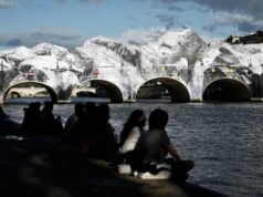 ការងារ “La Caverne du Pont-Neuf” របស់វិចិត្រករ JR មានការចាប់ផ្តើមដ៏គួរឱ្យធុញទ្រាន់