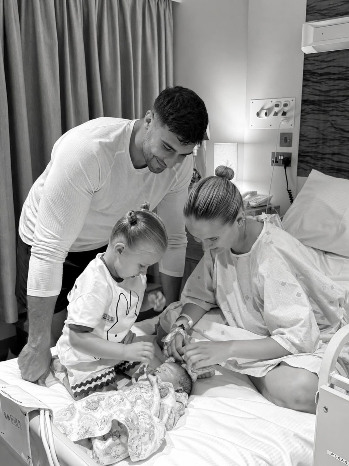 Molly Mae Hague និង Tommy Fury 