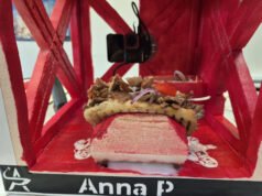 សិស្សមកពី Icam ក្នុង Strasbourg ចាប់យក kebab ទៅក្នុងលំហ