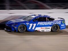 Denny Hamlin ទទួលបង្គោល NASCAR នៅ Michigan ប៉ុន្តែរំពឹងថានឹងចាប់ផ្តើមនៅផ្នែកខាងក្រោយដោយសាររបួស