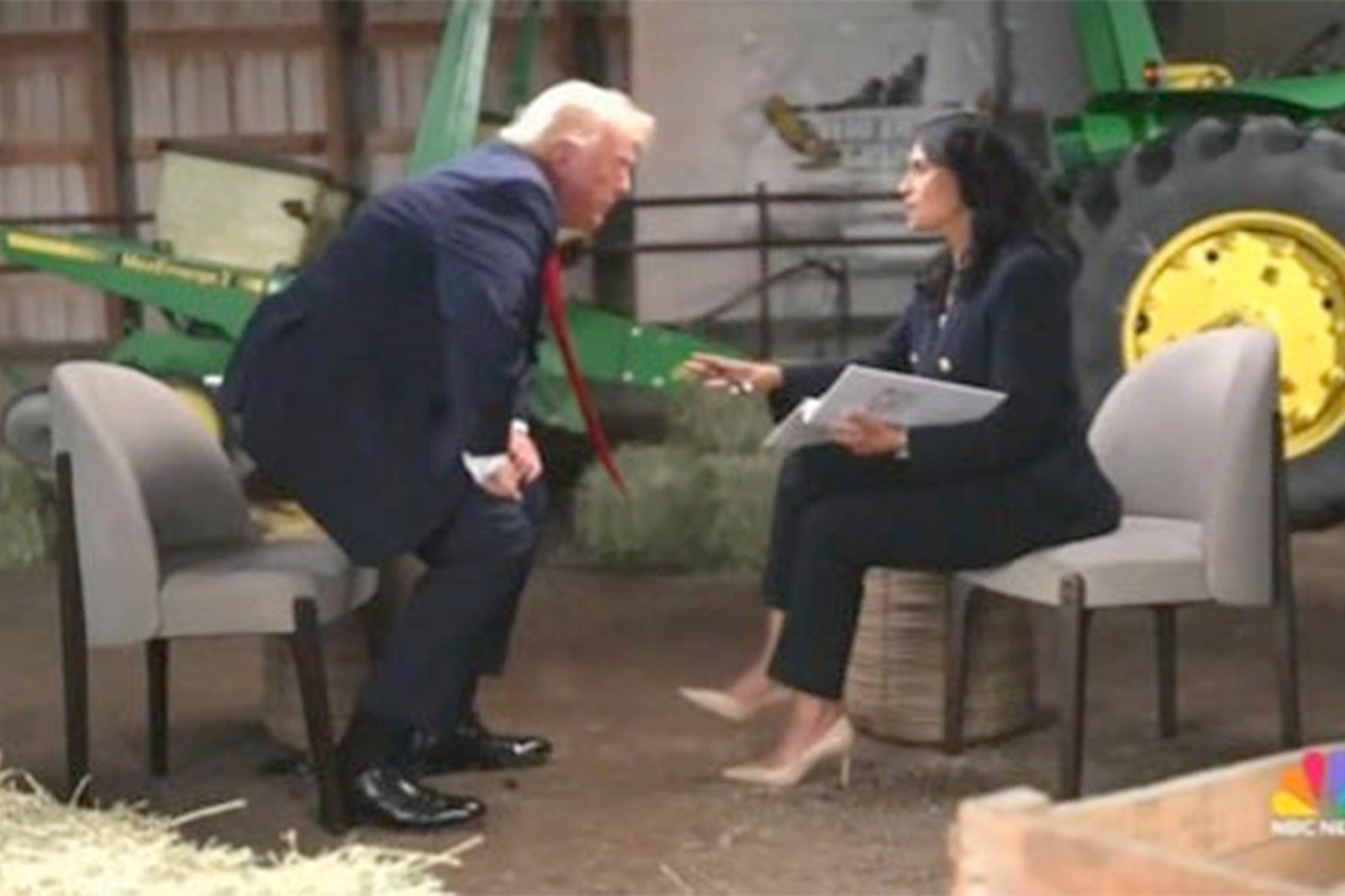 ប្រធានាធិបតី Donald Trump ត្រូវបានចំអកដោយអ្នករិះគន់របស់គាត់នៅលើប្រព័ន្ធផ្សព្វផ្សាយសង្គមបន្ទាប់ពីបានសម្រុកចេញពីបទសម្ភាសន៍ 