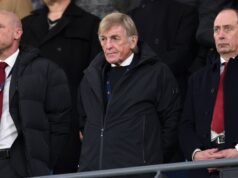 កូនប្រុសរបស់ Kenny Dalglish ធ្វើសេចក្តីថ្លែងការណ៍រំជួលចិត្តបន្ទាប់ពីការធ្វើរោគវិនិច្ឆ័យមហារីករបស់រូបតំណាង Liverpool | បាល់ទាត់ | កីឡា