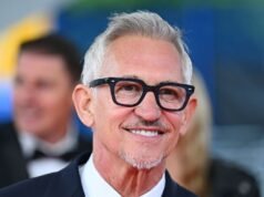 Gary Lineker ធ្វើអត្ថាធិប្បាយ BBC និង ITV ថា “មិនសមហេតុផល” បន្ទាប់ពីចូលរួមជាមួយគូប្រជែង World Cup | បាល់ទាត់ | កីឡា