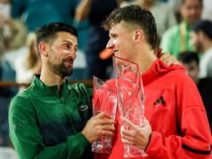 Jakub Mensik ត្រូវបានចូលរួមដោយ Novak Djokovic ខណៈដែលជនជាតិឆេកសុបិននៃសិរីរុងរឿងរបស់ French Open | កីឡាវាយកូនបាល់ | កីឡា