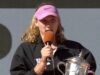 Mirra Andreeva ហៅអតីតជើងឯក French Open ភ្លាមៗបន្ទាប់ពីឈ្នះពាន | កីឡាវាយកូនបាល់ | កីឡា