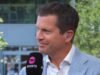 John McEnroe នាំ Tim Henman ឱ្យធ្វើកិច្ចការនៅលើទូរទស្សន៍ផ្ទាល់ ជុំវិញបញ្ហា Wimbledon ដែលមានបន្លា | កីឡាវាយកូនបាល់ | កីឡា